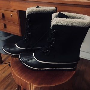 Sorel Women’s Caribou Slim Waterproof Boot